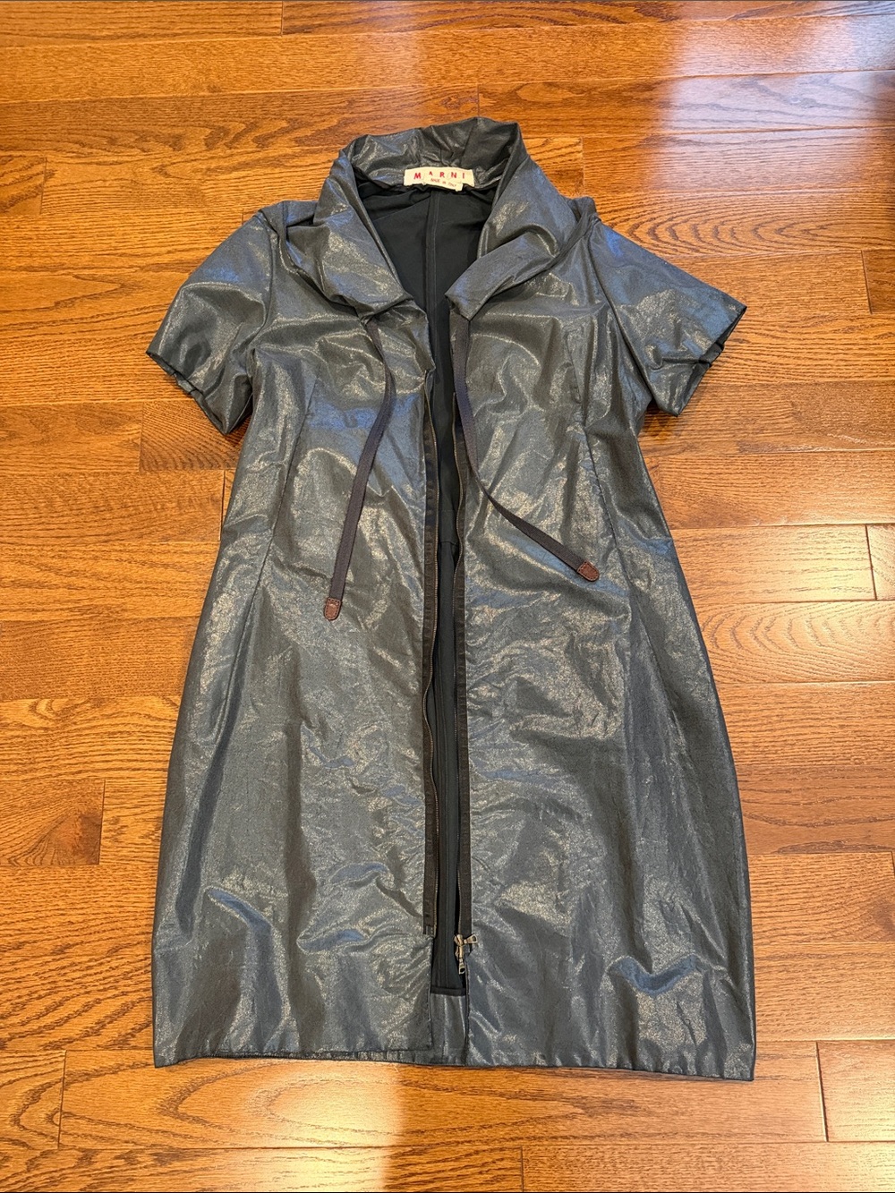Marni Metallic Short-Sleeve Trench Coat in Shimmering Gray